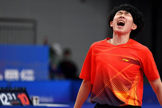 他们凭借坚 他们凭借坚